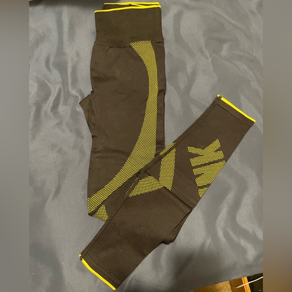 PINK Victoria's Secret Pants - NWOT Victorias Secret Pink Active Ribbed Full Length Workout Leggings